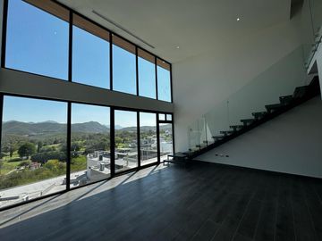 Casa en VENTA Sierra Alta 9o Sector