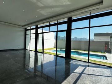 Casa en VENTA Sierra Alta 9o Sector