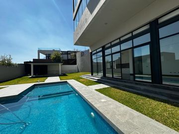 Casa en VENTA Sierra Alta 9o Sector