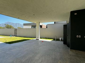 Casa en VENTA Sierra Alta 9o Sector