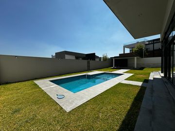 Casa en VENTA Sierra Alta 9o Sector