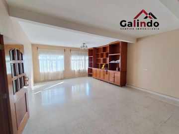 VENTA DE CASA GRANDE 5 RECAMARAS Y CON DEPARATAMENTO DE 1 RECAMARA, AMPLIO JARDIN