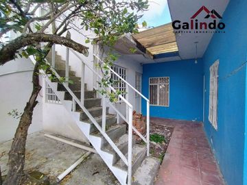 VENTA DE CASA GRANDE 5 RECAMARAS Y CON DEPARATAMENTO DE 1 RECAMARA, AMPLIO JARDIN