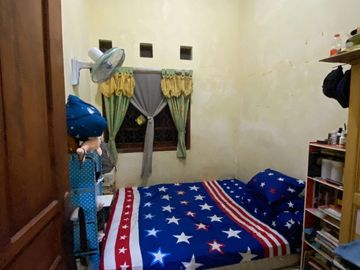 Rumah Siap Huni Lokasi Strategis di Ketintang Surabaya Selatan