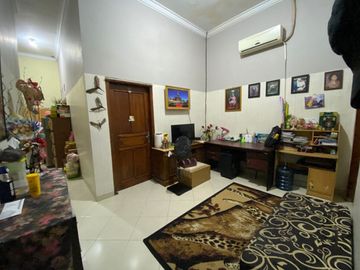 Rumah Siap Huni Lokasi Strategis di Ketintang Surabaya Selatan
