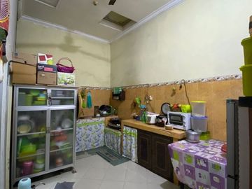 Rumah Siap Huni Lokasi Strategis di Ketintang Surabaya Selatan