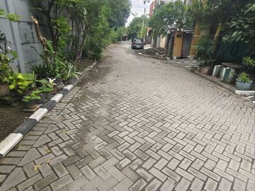 Rumah Siap Huni Lokasi Strategis di Ketintang Surabaya Selatan