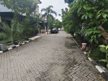 Rumah Siap Huni Lokasi Strategis di Ketintang Surabaya Selatan