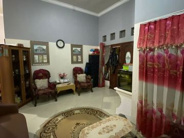 Rumah Siap Huni Lokasi Strategis di Ketintang Surabaya Selatan