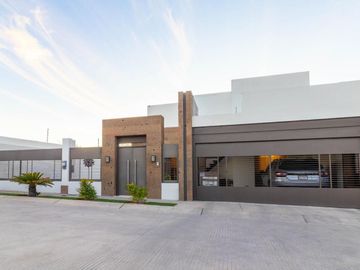 HERMOSA CASA EN VENTA EN LA CORUÑA, HERMOSILLO