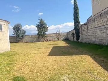 TERRENO DE 1540 M2 EN CALIMAYA, BARDEADO USO DE SUELO MIXTO ACEPTA CREDITO