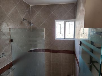 VENDO CASA EN FRACCIONAMIENTO XANA EN ESQUINA ( NO EN CLUSTER)