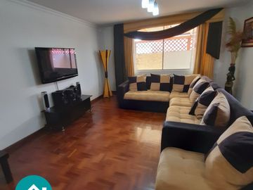 VENDO CASA SECTOR EINSTEIN