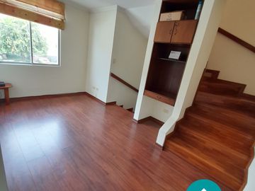 VENDO CASA SECTOR EINSTEIN