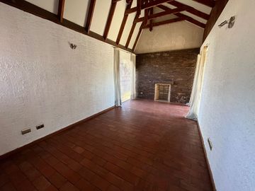Villa Alemana, a pasos Troncal Urbano, 3 dormitorios, estar, mansarda