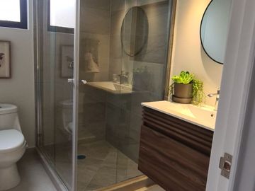 CASA EN VENTA EN ZAKIA EN ZIRÉ, CERCA DE LA UNIVERSIDAD ANÁHUAC