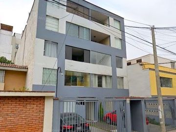 🚗 ¡Departamento en Santa Catalina con estacionamiento incluido! Tu hogar ideal te espera 🏡
