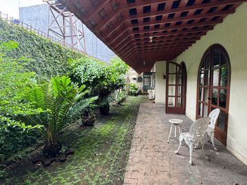 Rumah Dijual di Taman Radio Dalam Jaksel ada Kolam Renang