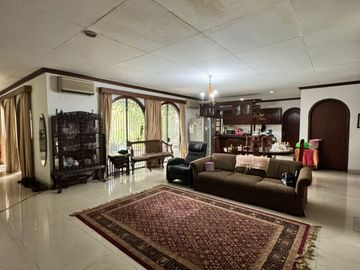 Rumah Dijual di Taman Radio Dalam Jaksel ada Kolam Renang