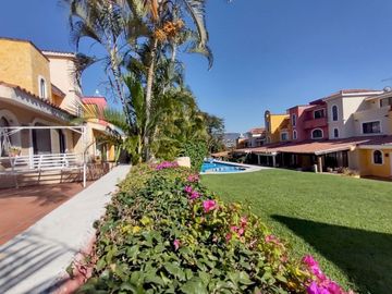 Bonita casa en condominio en Burgos Bugambilias,  En Temixco Morelos.