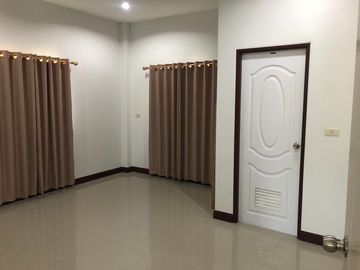 87472 - ขายด่วน บ้านเดี่ยว65ตร.ว.หมู่บ้านศศิธร แปลงยาว ฉะเชิงเทรา