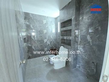 2-storey detached house, 50.7 sq.w., Lalin in the Park Village, near 5-way Watcharapol Intersection, Soi Watcharapol 3, Intersection 3, Watcharapol Ro