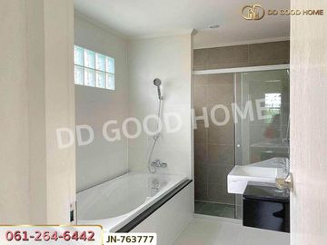 Single house, Supalai Garden Ville Village, Suvarnabhumi, Samut Prakan, near King Mongkuts Institute of Technology Ladkrabang