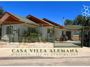 Amplia casa esquina, impecable 4D/3B