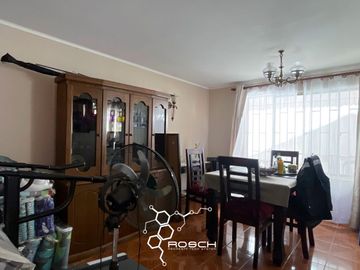 Amplia casa esquina, impecable 4D/3B