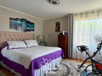 Amplia casa esquina, impecable 4D/3B