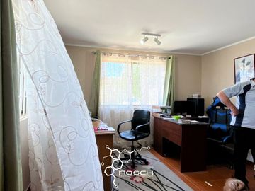 Amplia casa esquina, impecable 4D/3B