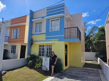 SINGLE ATTACHED HOUSE AND LOT WITH BALCONY IN IMUS CAVITE
