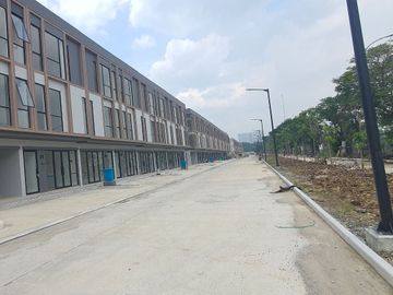 Ruko Baru 3 Lt Hive Spark South Lippo Cikarang Strategis Jalan Utama