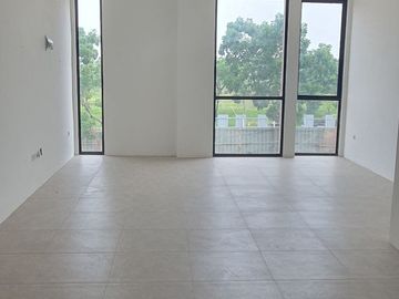 Ruko Baru 3 Lt Hive Spark South Lippo Cikarang Strategis Jalan Utama