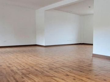 CASA VIP EN VENTA - USHIMANA - VALLE DE LOS CHILLOS