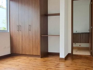 CASA VIP EN VENTA - USHIMANA - VALLE DE LOS CHILLOS