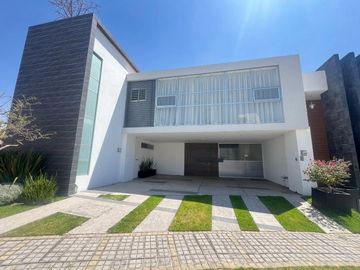 CASA EN VENTA PARQUE ANAHUAC