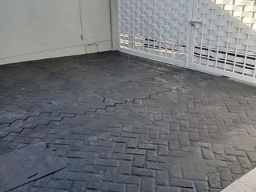 CASA HABITACION DE 2 NIVELES, EXCELENTE UBICACIÓN  (HACIA LA SALIDA A LEON)