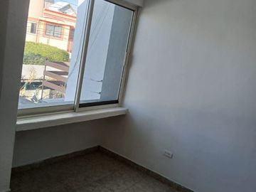 CASA HABITACION DE 2 NIVELES, EXCELENTE UBICACIÓN  (HACIA LA SALIDA A LEON)