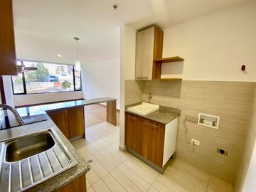 Suite en Venta en Espectacular Edificio La Recoleta Catalina Aldaz y Eloy Alfaro Quito Ecuador