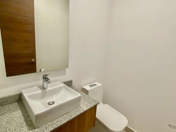 Suite en Venta en Espectacular Edificio La Recoleta Catalina Aldaz y Eloy Alfaro Quito Ecuador