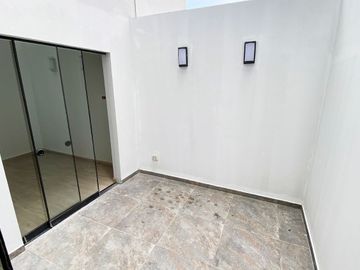 Venta De Departamentos De Estreno En Urb. Salamanca De Monterrico