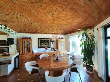 Casa colonia en venta con alberca común en Tequisquiapan