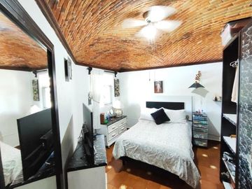 Casa colonia en venta con alberca común en Tequisquiapan