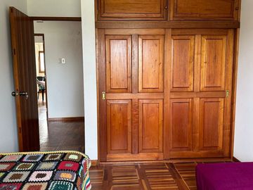 HERMOSA CASA EN 2,630 m2 LA ENCANTADA DE VILLA