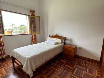 HERMOSA CASA EN 2,630 m2 LA ENCANTADA DE VILLA