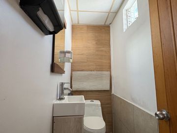 Edificio Comercial de 2 Plantas, Versátil Para Diferentes Giros y Expansión Ags (GILDA)
