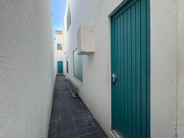 Edificio Comercial de 2 Plantas, Versátil Para Diferentes Giros y Expansión Ags (GILDA)