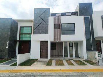 Casa en venta de 4 recamaras en Paseos de la Herradura al sur de Pachuca