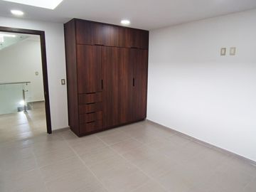 Casa en venta de 4 recamaras en Paseos de la Herradura al sur de Pachuca